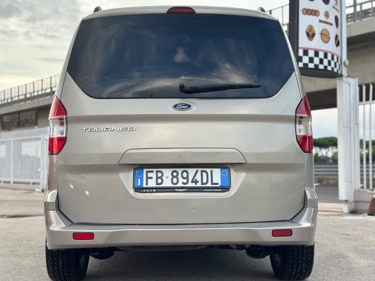Ford Tourneo Courier 2015 1.6 TDCI 95 CV Titanium XFETTA