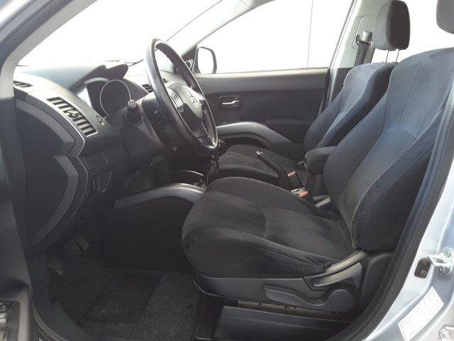 MITSUBISHI Outlander 2.0 DI-D 140cv Instyle 4WD 7 POSTI