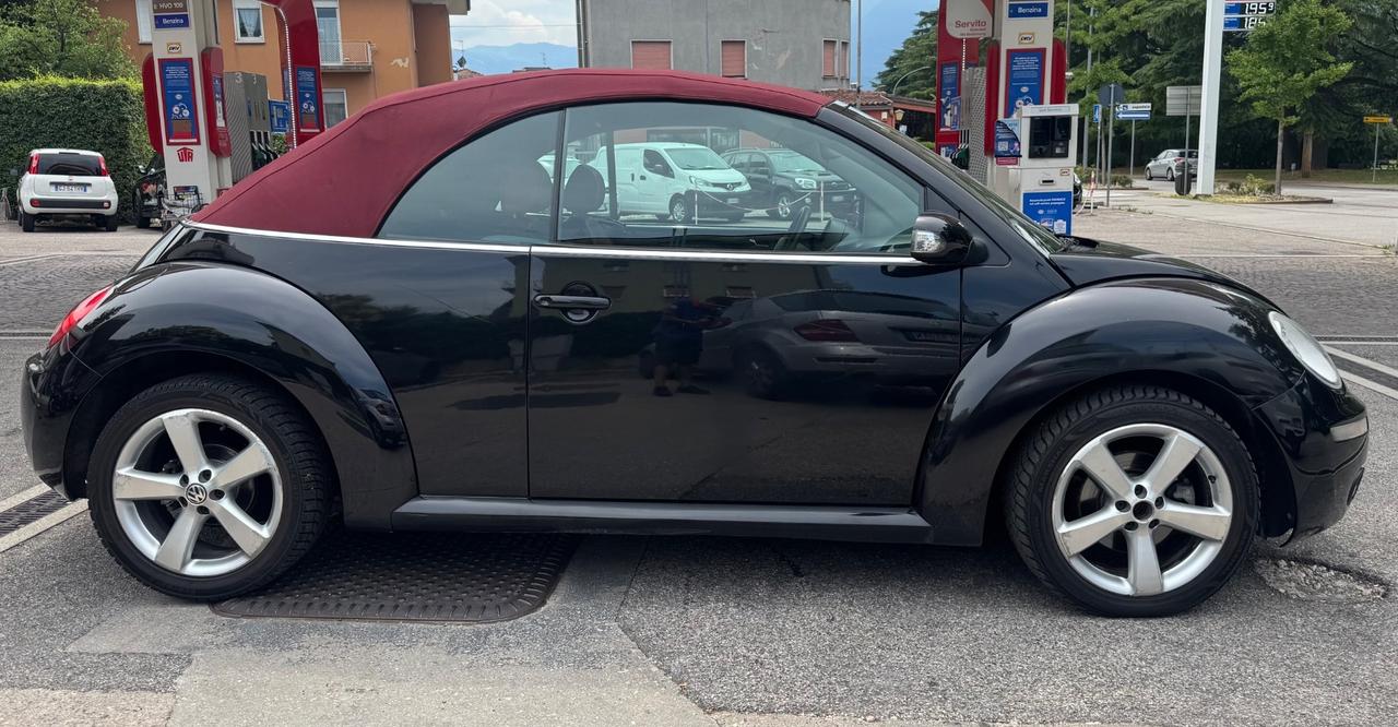 Volkswagen New Beetle 1.9 TDI 105CV Cabrio Lim. Red Edt.