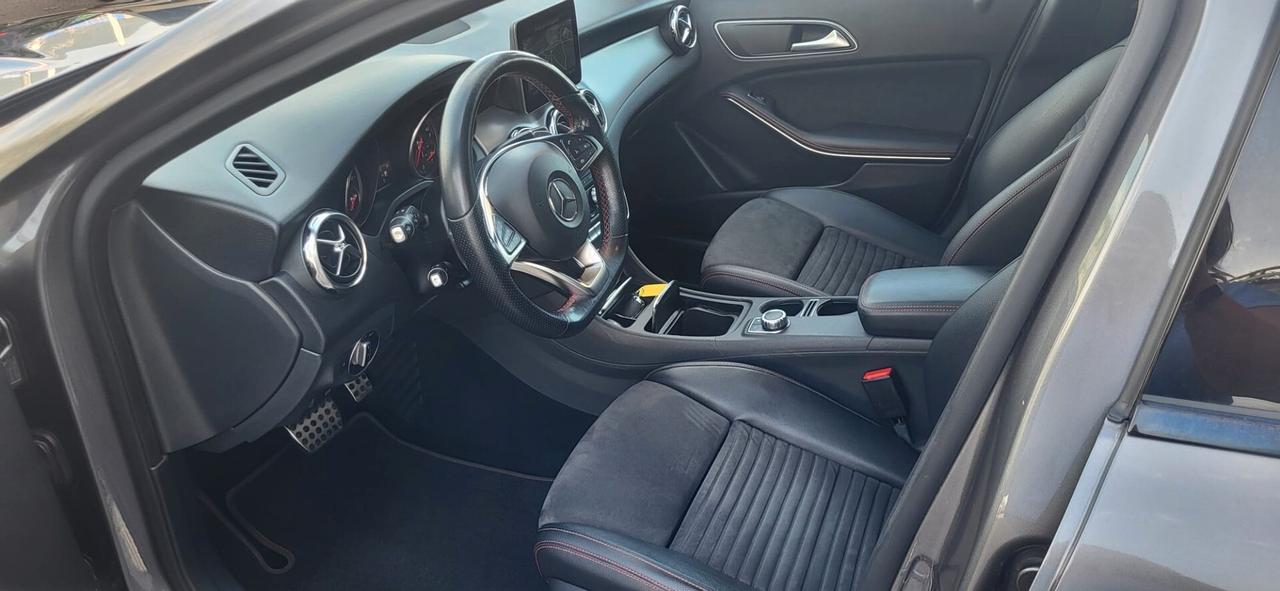 Mercedes-benz GLA 220 d Automatic 4Matic Premium Pack Night