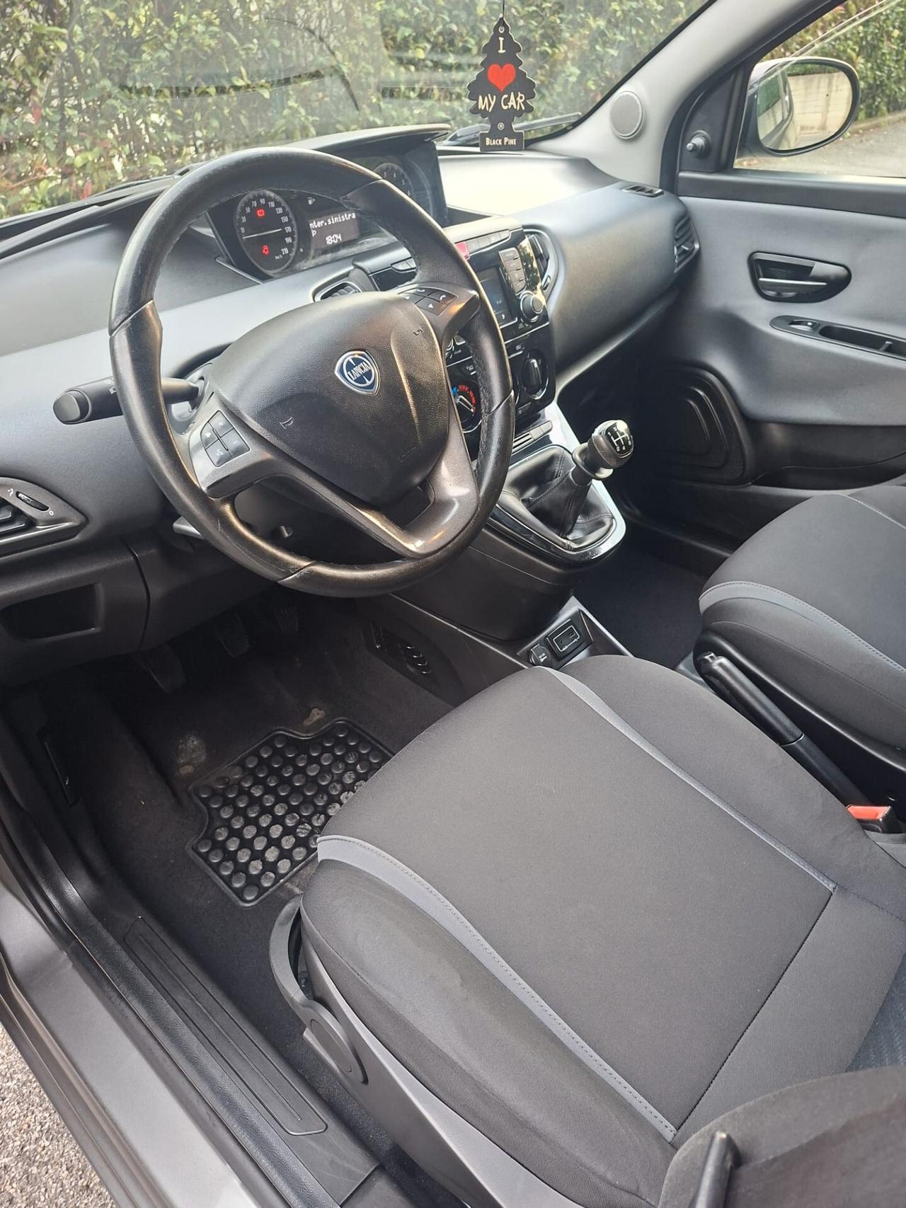 Lancia Ypsilon 0.9 TwinAir 85 CV 5 porte S&S DFN Platinum