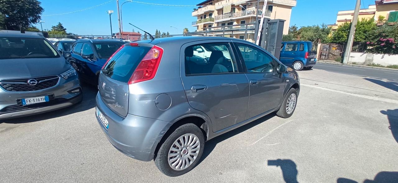 Fiat Grande Punto ENTRA E LEGGI