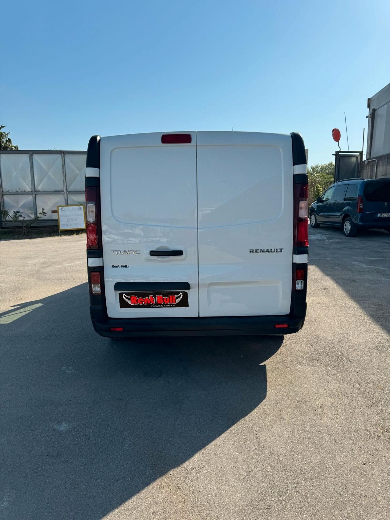 RENAULT TRAFIC FURGONATO LH1 120 CV. PASSO MEDIO TETTO MEDIO