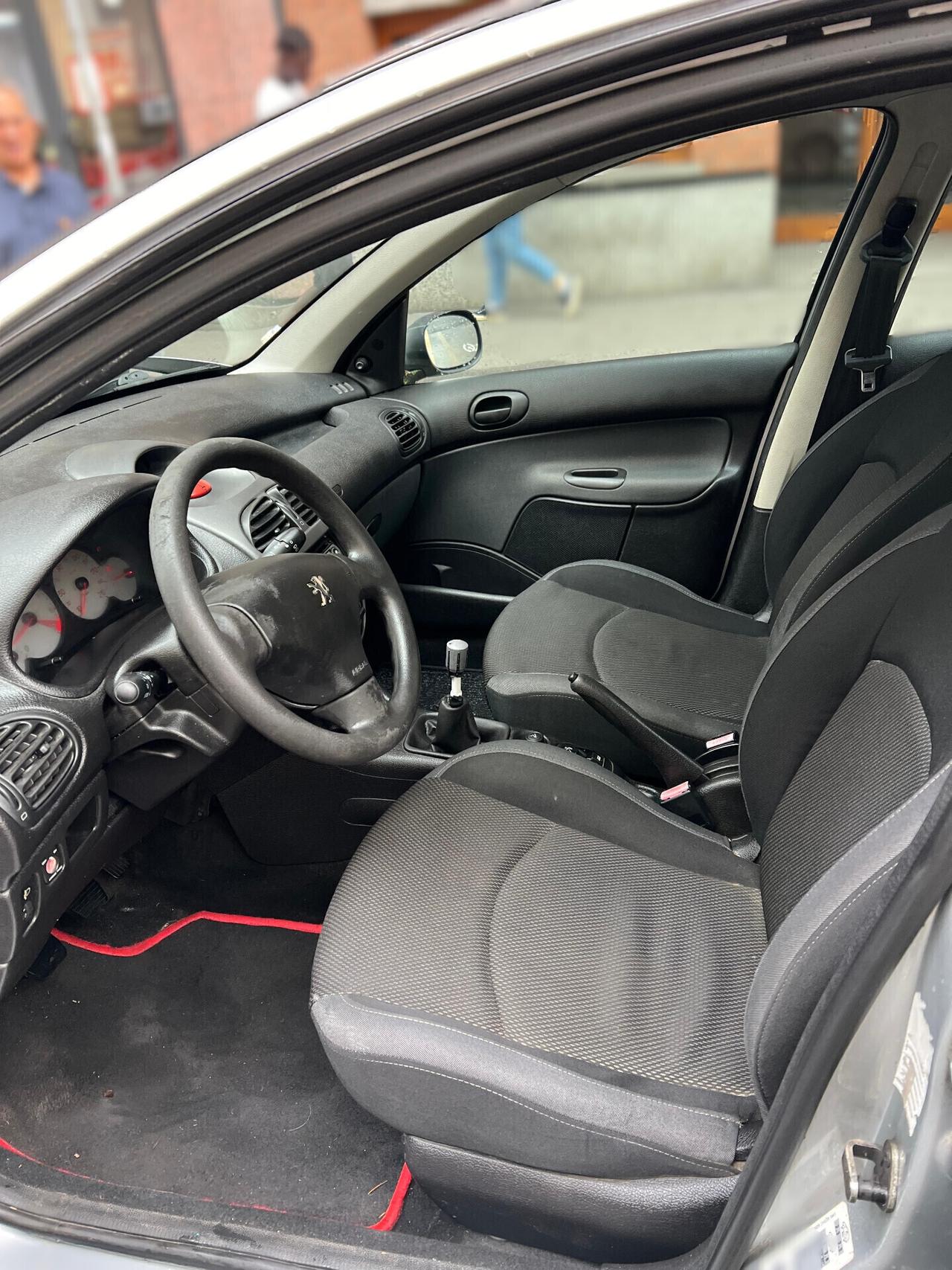 Peugeot 206 - APERTI AD AGOSTO