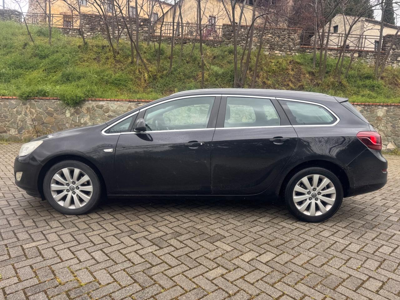 Opel Astra 1.7 CDTI 110CV SW 2012