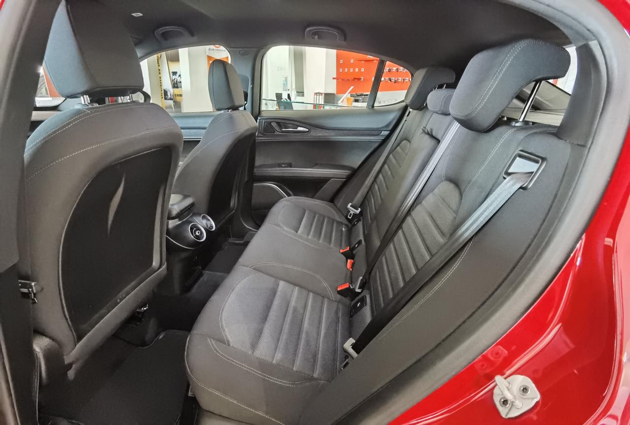 Alfa Romeo Stelvio 2.2 Td AT8 Q4 Business