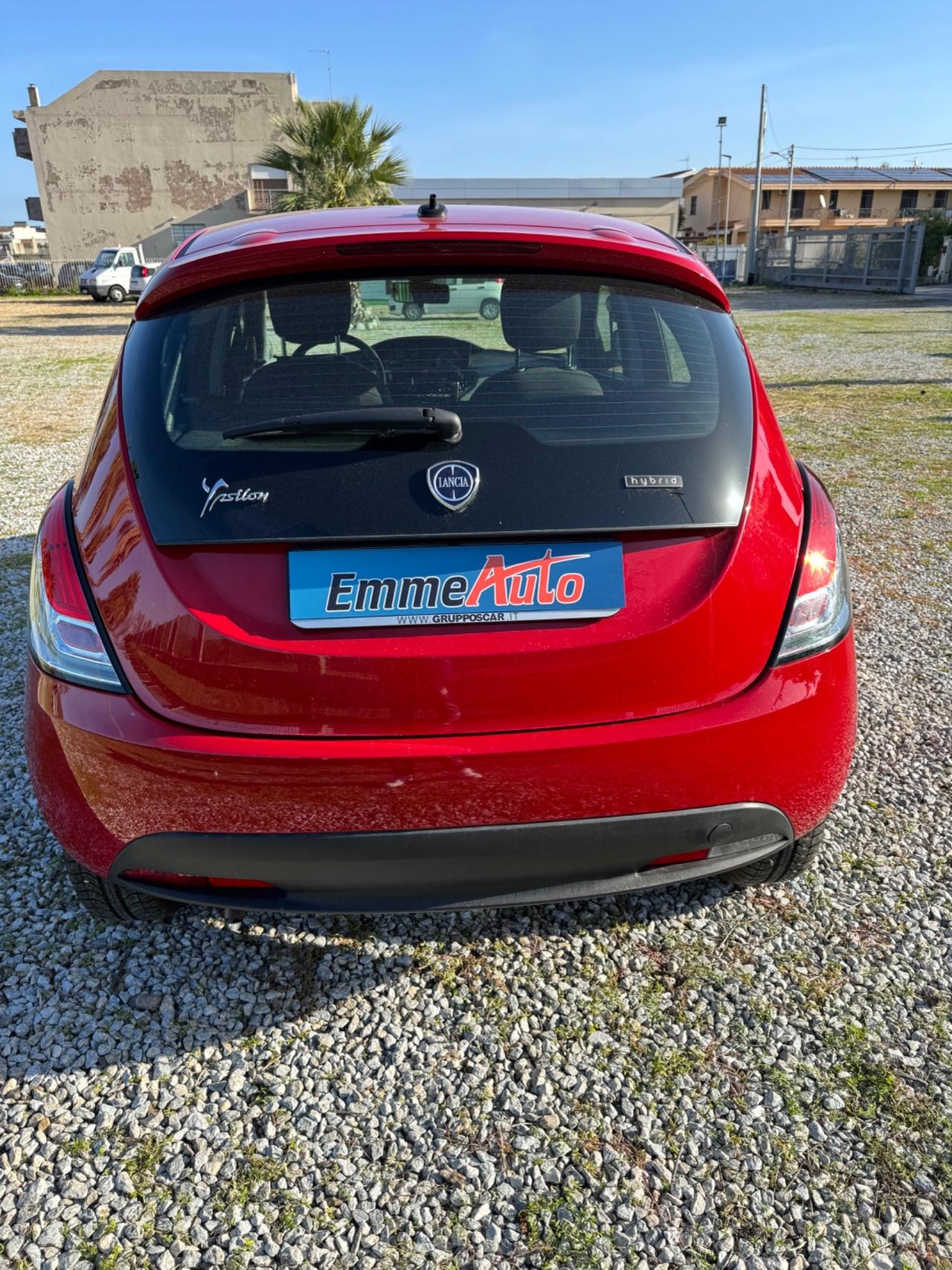 Lancia Ypsilon 1.0 FireFly 5 porte S&S Hybrid Ecochic Silver