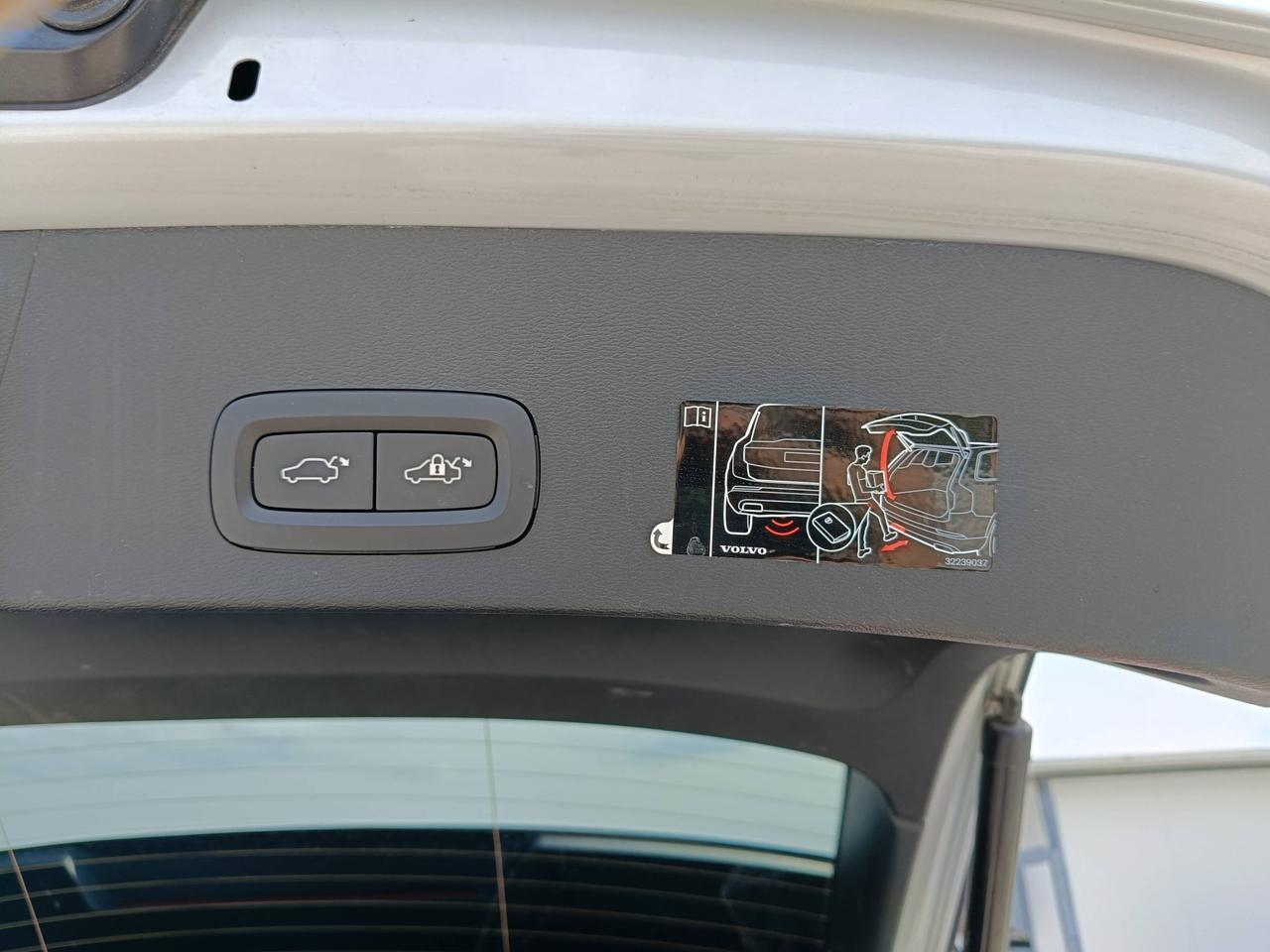 VOLVO XC40 - XC40 1.5 t4 phev Inscription auto my21