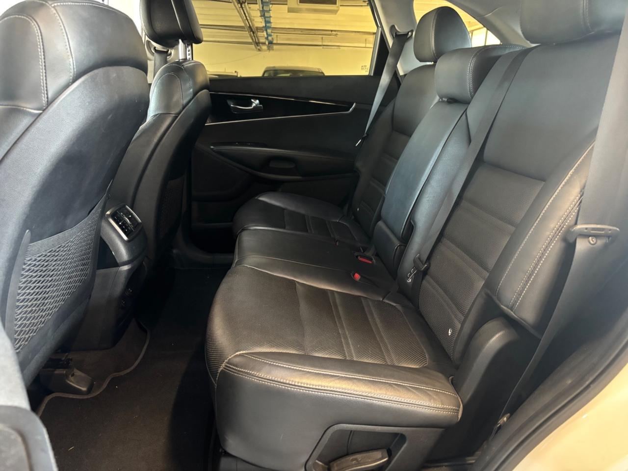 Kia Sorento 2.2 CRDi AWD FULL OPTIONAL EXPORT/COMMERCIANTI