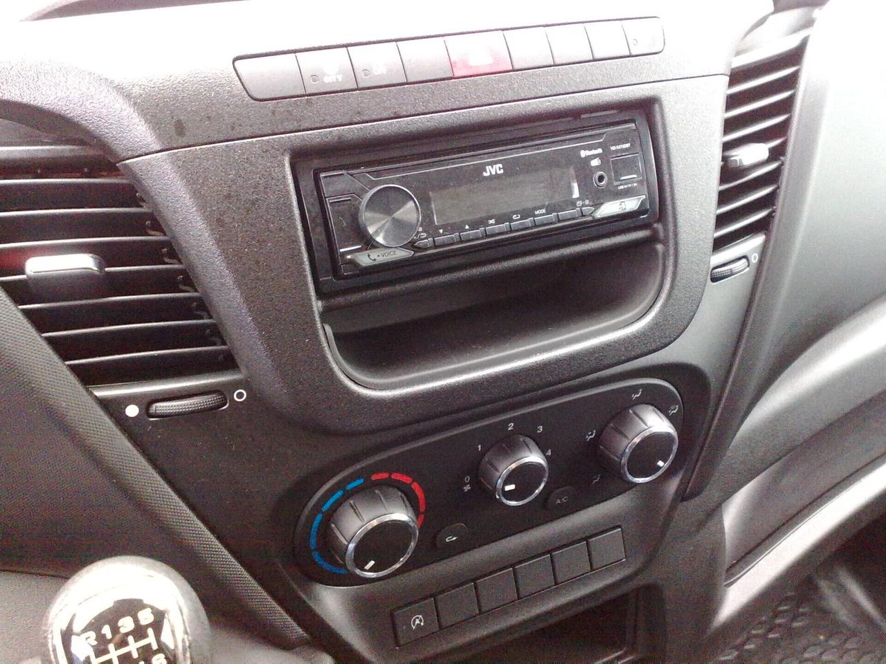 Iveco Daily 35s14 2.3hpt Furgone di serie - 2021