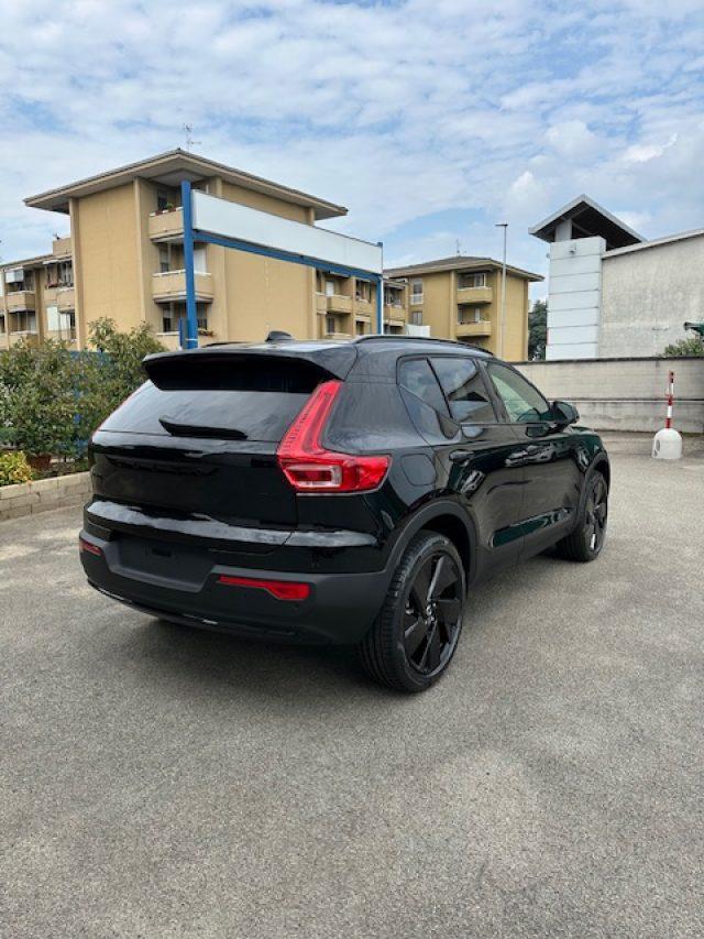 VOLVO XC40 B4 automatico Ultra Black Edition