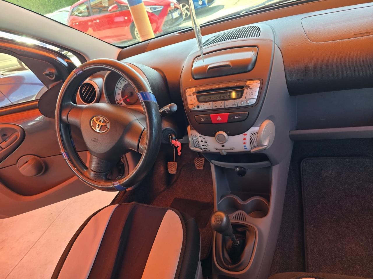 Toyota Aygo 1.0 12V VVT-i 5 porte Now Connect