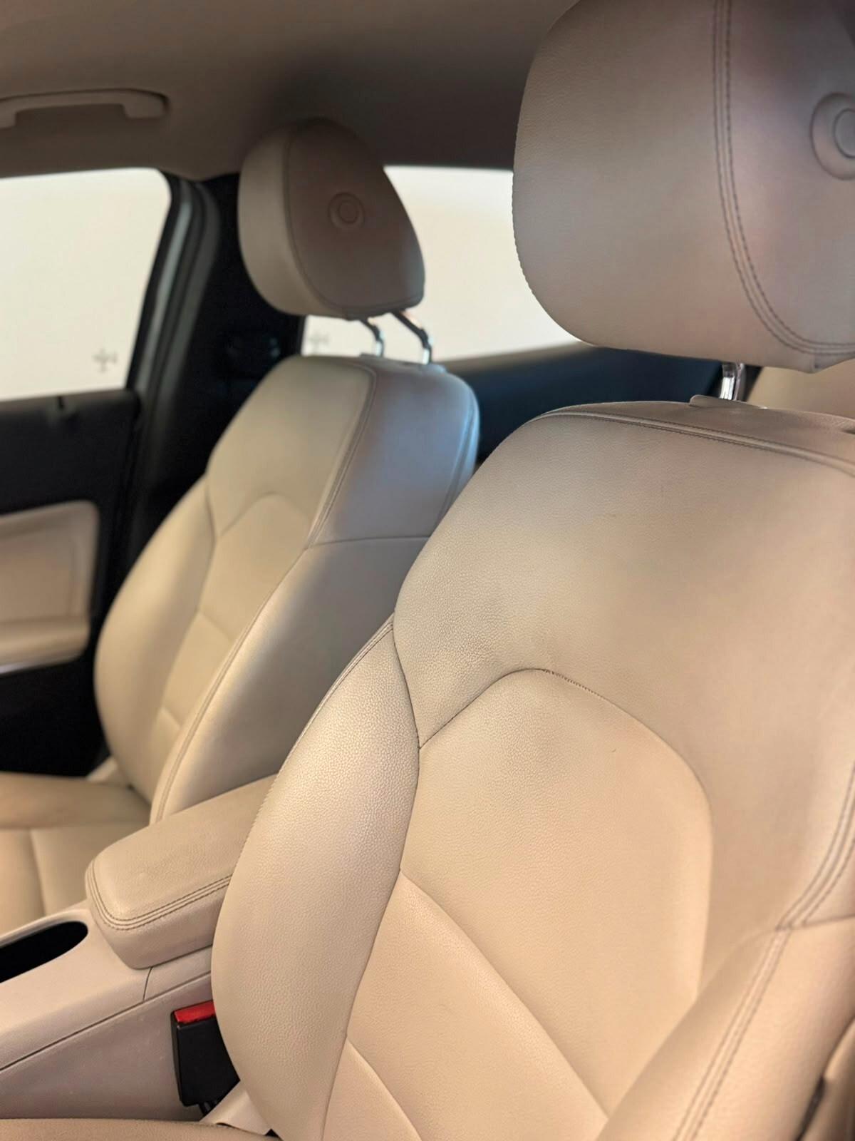 MERCEDES GLA 200 D PREMIUM FULL OPTIONAL RESTYLING