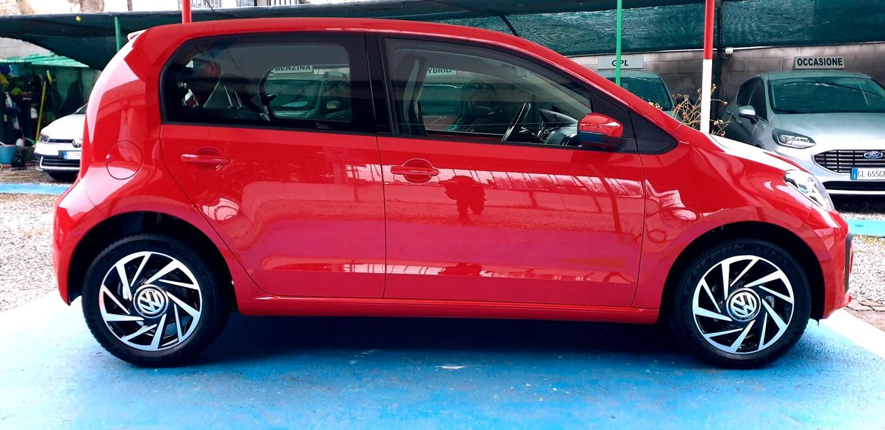 VOLKSWSWAGEN UP 1,0 BENZINA PARI NUOVO KM 19 MILA
