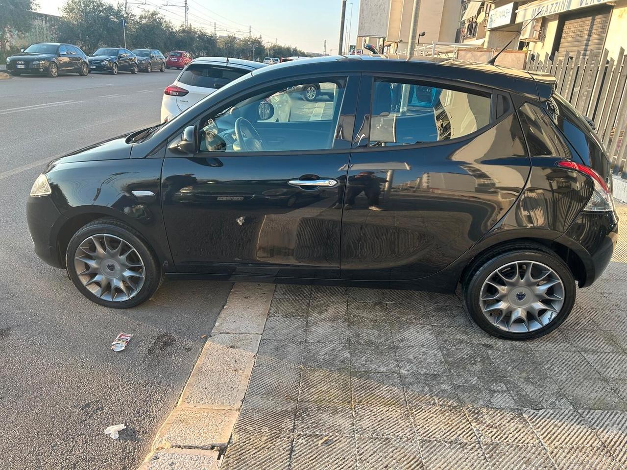 Lancia Ypsilon 1.3 MJT 16V 95 CV 5 porte S&S Elle