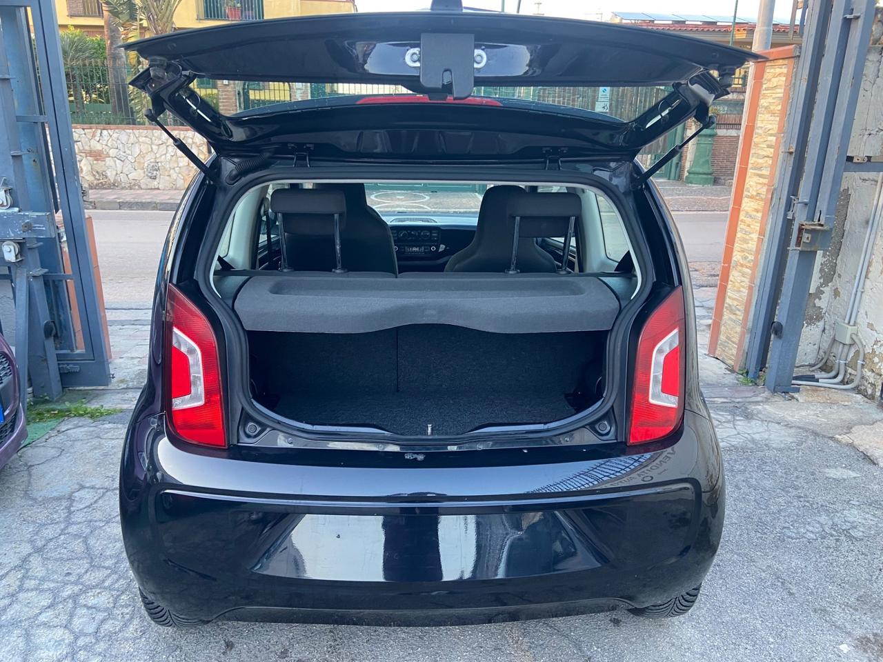 Volkswagen up! 1.0 3p. take