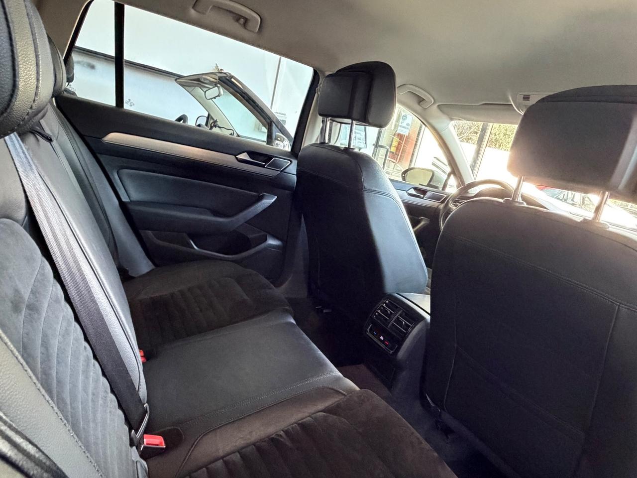 Volkswagen Passat 2.0 TDI DSG Executive 12 Mesi Garanzia