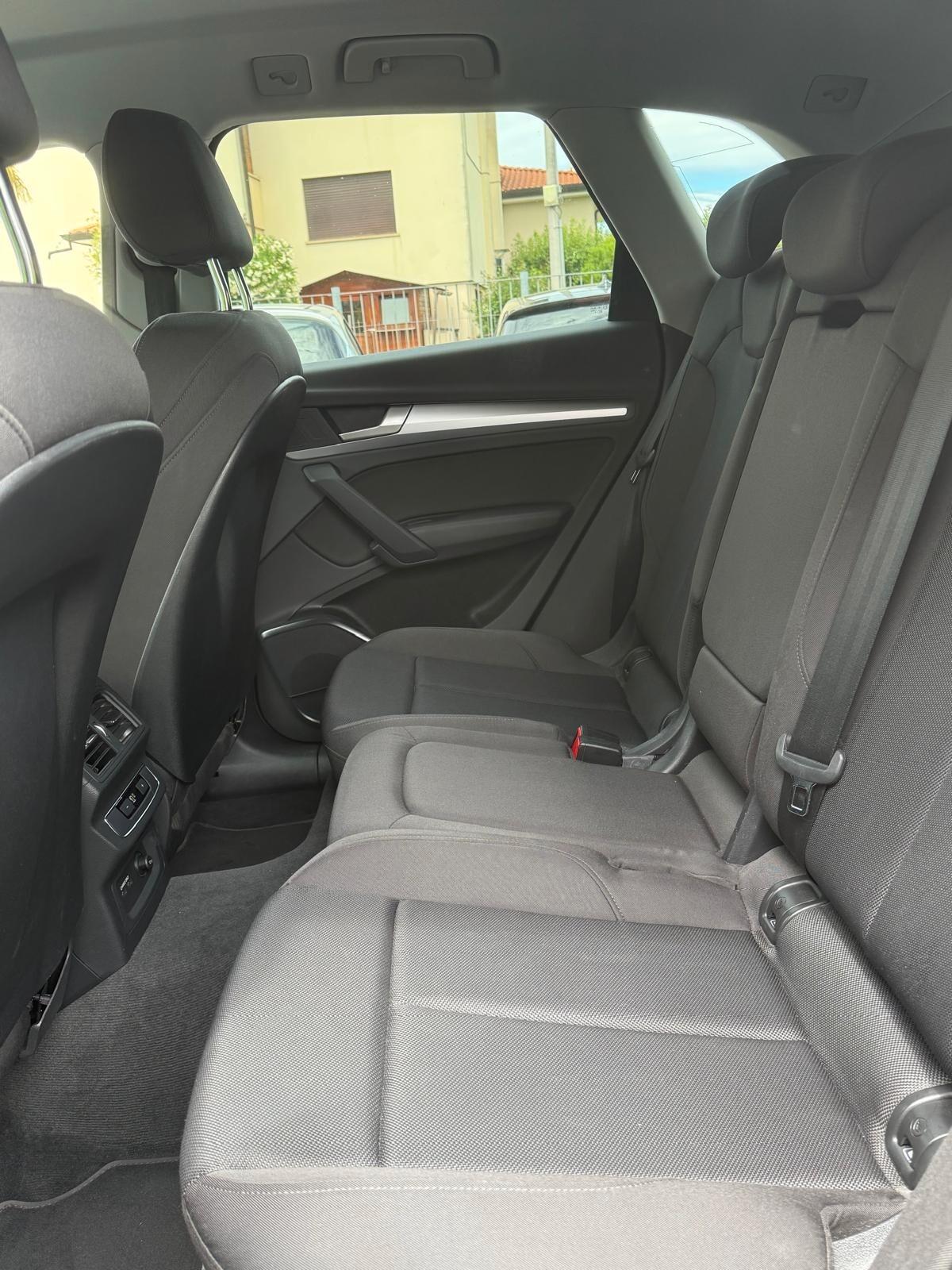 Audi Q5 40 TDI 204 CV quattro Book service AUDI