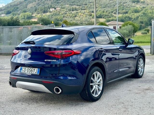 Alfa Romeo Stelvio 2.2 Turbodiesel 190 CV AT8 RWD Executive