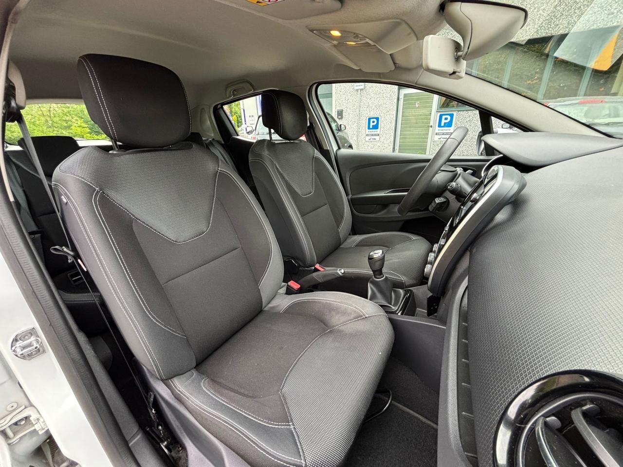 Renault Clio 1.2 75CV 5 porte Zen
