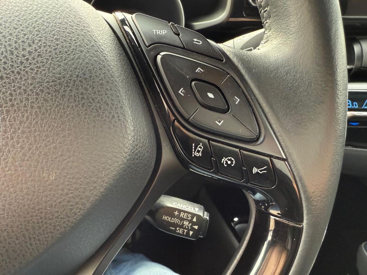 TOYOTA C-HR 1.8 Hybrid E-CVT Lounge