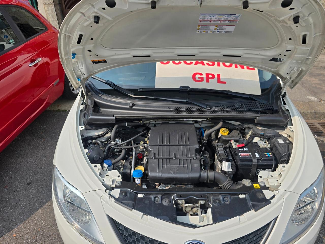 Lancia Ypsilon 1.2 69 CV 5 porte GPL Ecochic Platinum