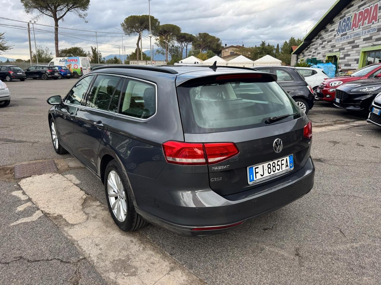 Volkswagen Passat VARIANT 1.6 TDI SCR DSG COMFORTLINE BMT 2017