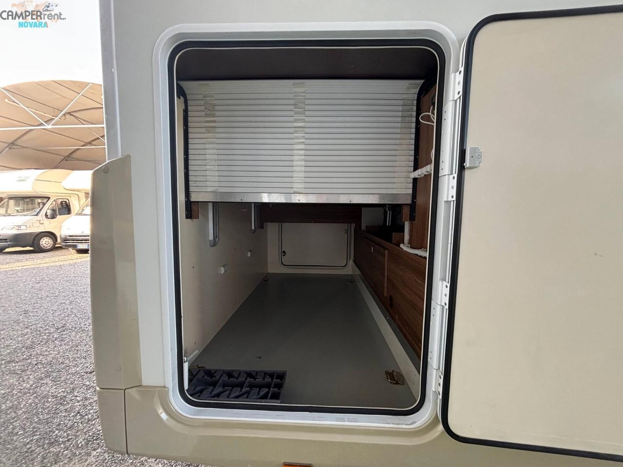 CI MAGIS 65 XT - Semintegrale con letto nautico ad altezza variabile ed ampio garage
