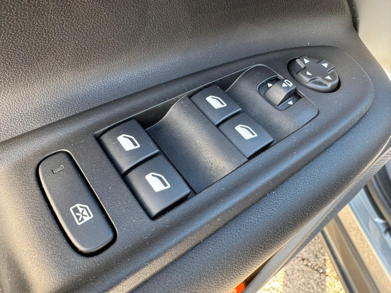 Jeep Avenger 1.2 Turbo 100 CV Summit