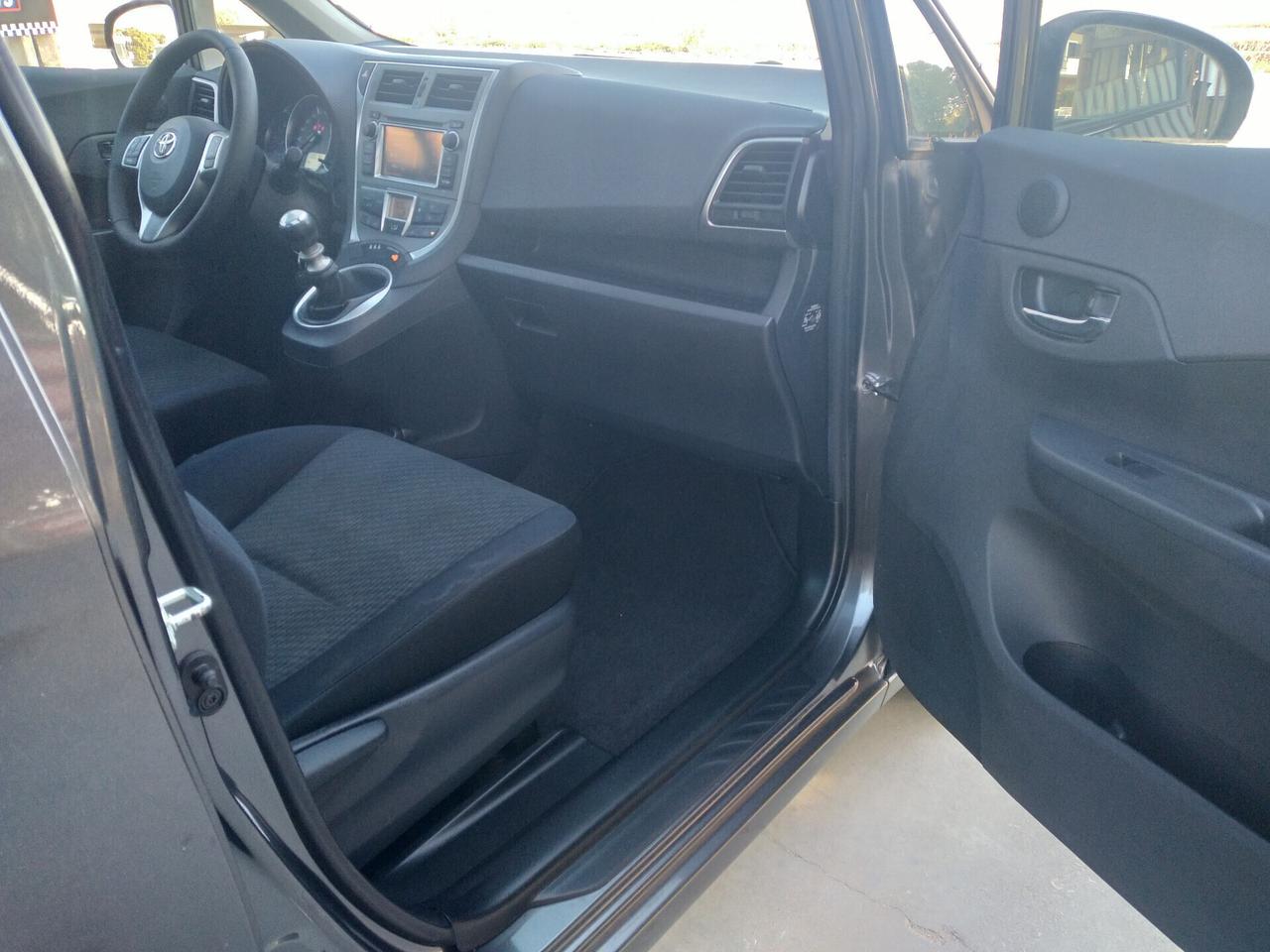 Toyota Yaris Verso-S 1.4D MT Active