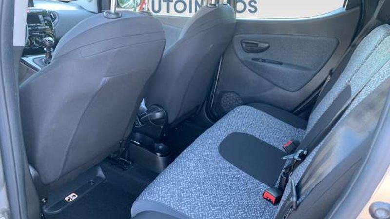 Lancia Ypsilon 1.0 FireFly Hybrid Silver