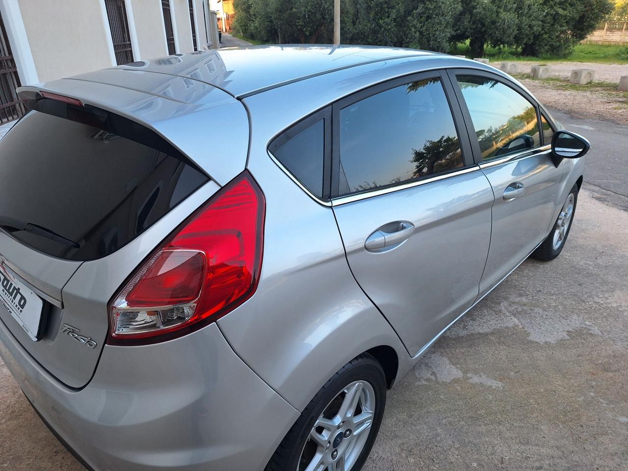 Ford Fiesta 1.5 TDCi 75CV 5 p NAVI Titanium