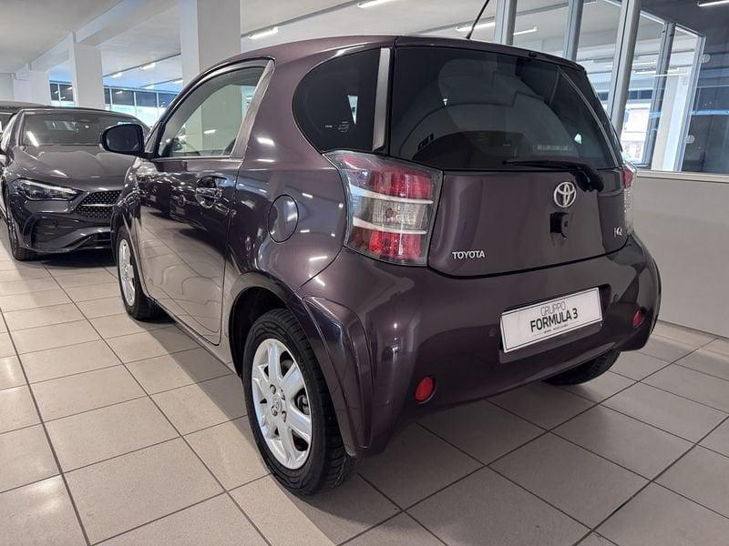 Toyota iQ iQ 1.0 cvt (multidrive)