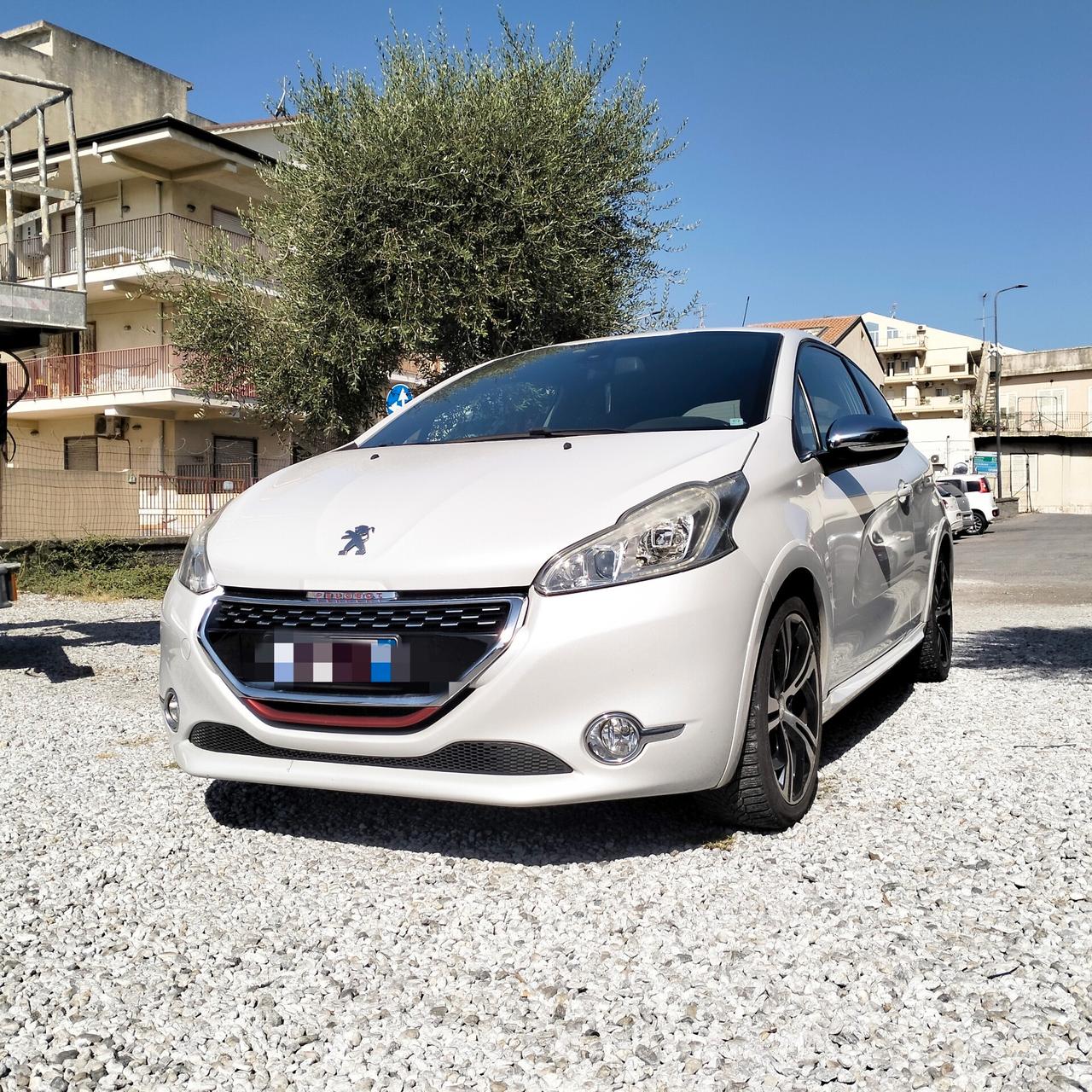 Peugeot 208 1.6 200 CV 3 porte GTi