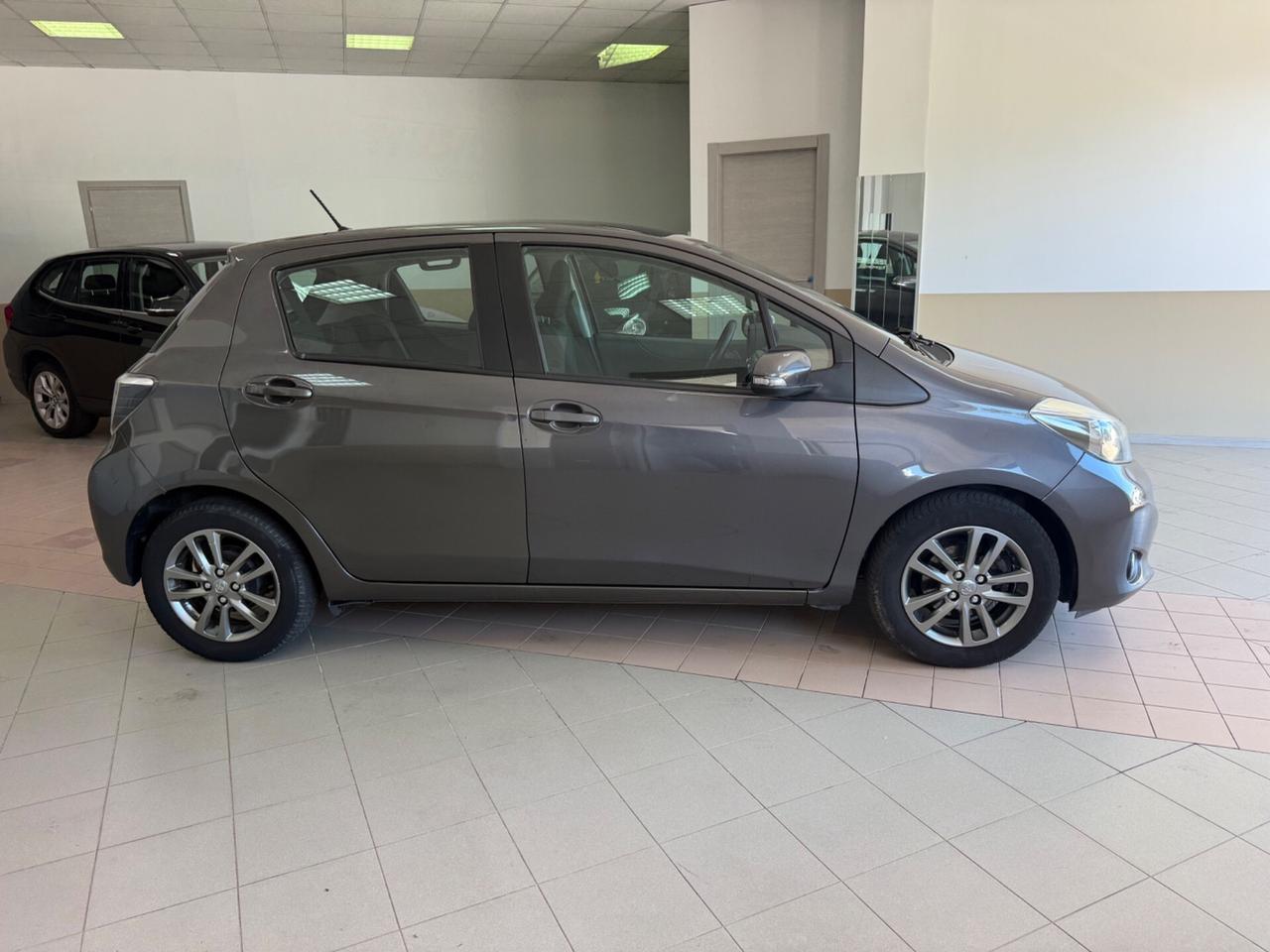 Toyota Yaris 1.0 Benzina 5 porte Lounge