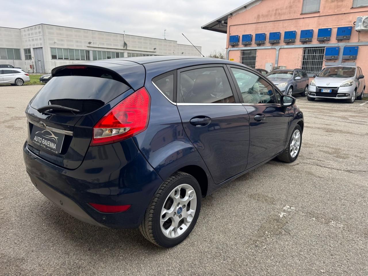Ford Fiesta 1.4 5p. Bz.- GPL Titanium perfetta