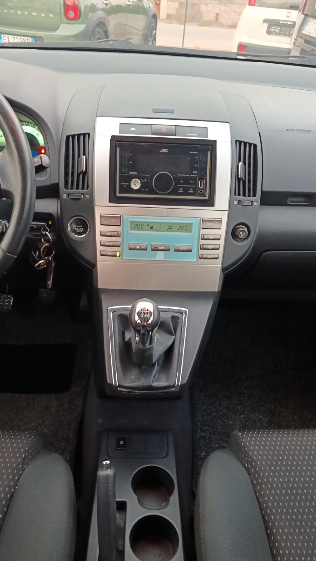 Toyota Corolla Verso 2.2 16V D-4D D-Cat