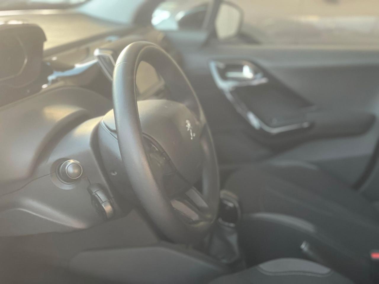 Peugeot 208 1.4 HDi 68 CV 5 porte Allure