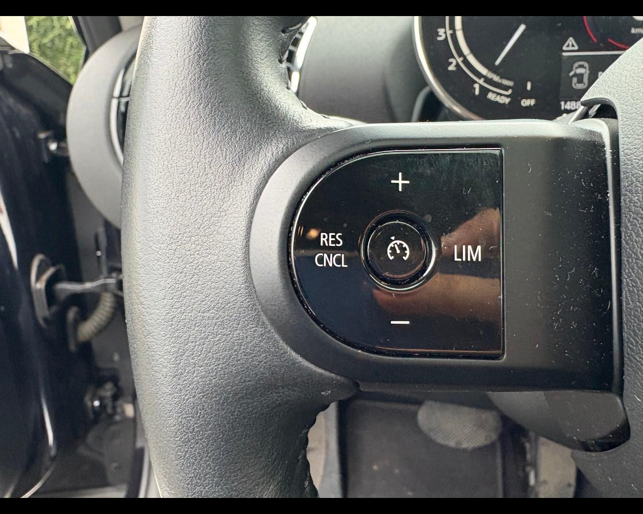 MINI Mini Clubman (F54) - Mini 1.5 Cooper Mayfair Edition Clubman