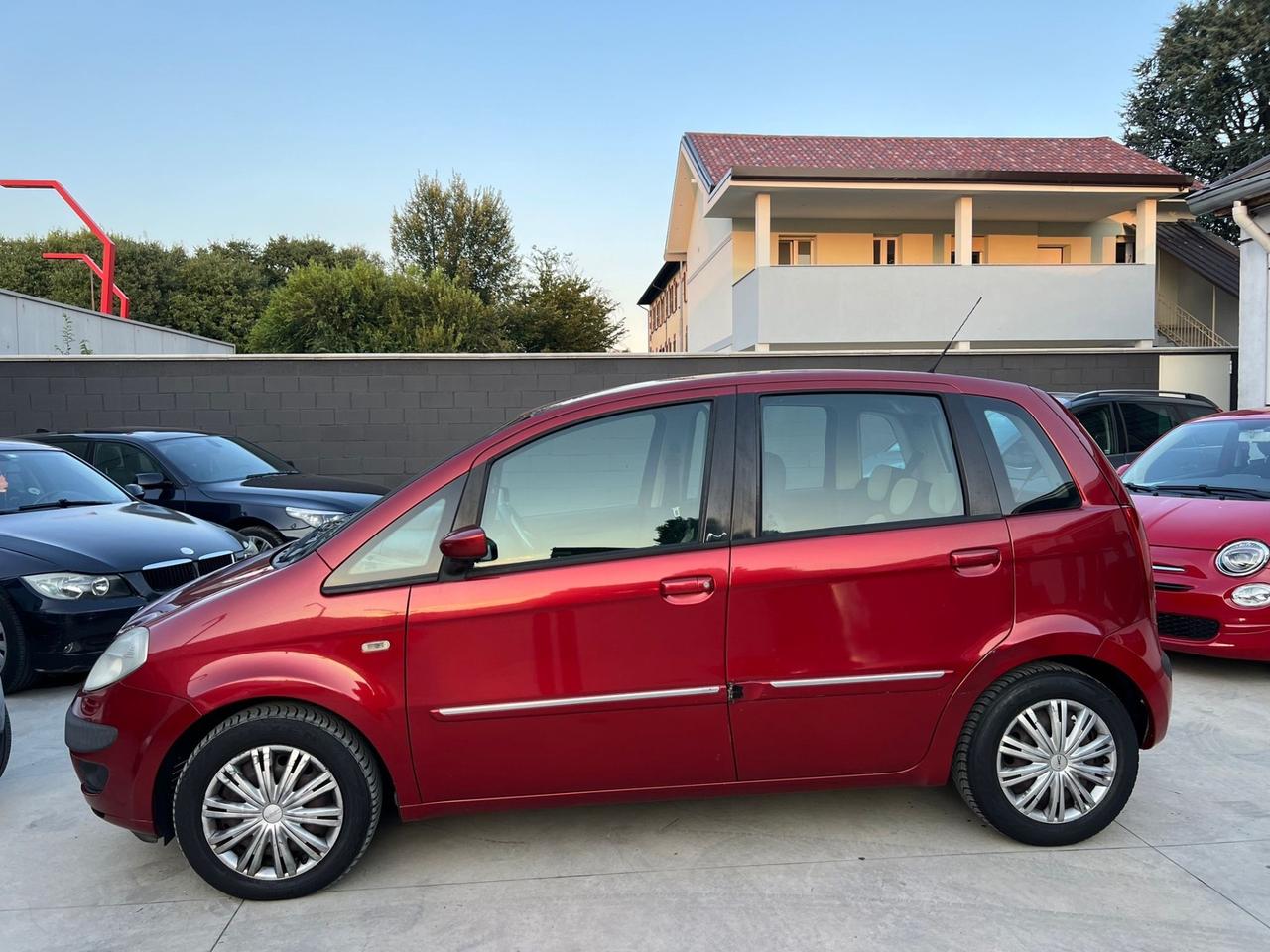 Lancia MUSA 1.4 16V Platino Plus