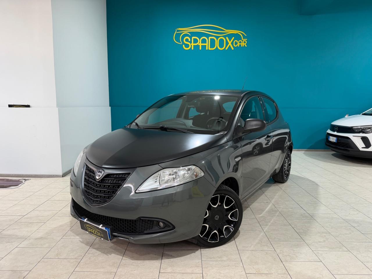 LANCIA YPSILON 1.2 BENZINA MOMO DESIGN S