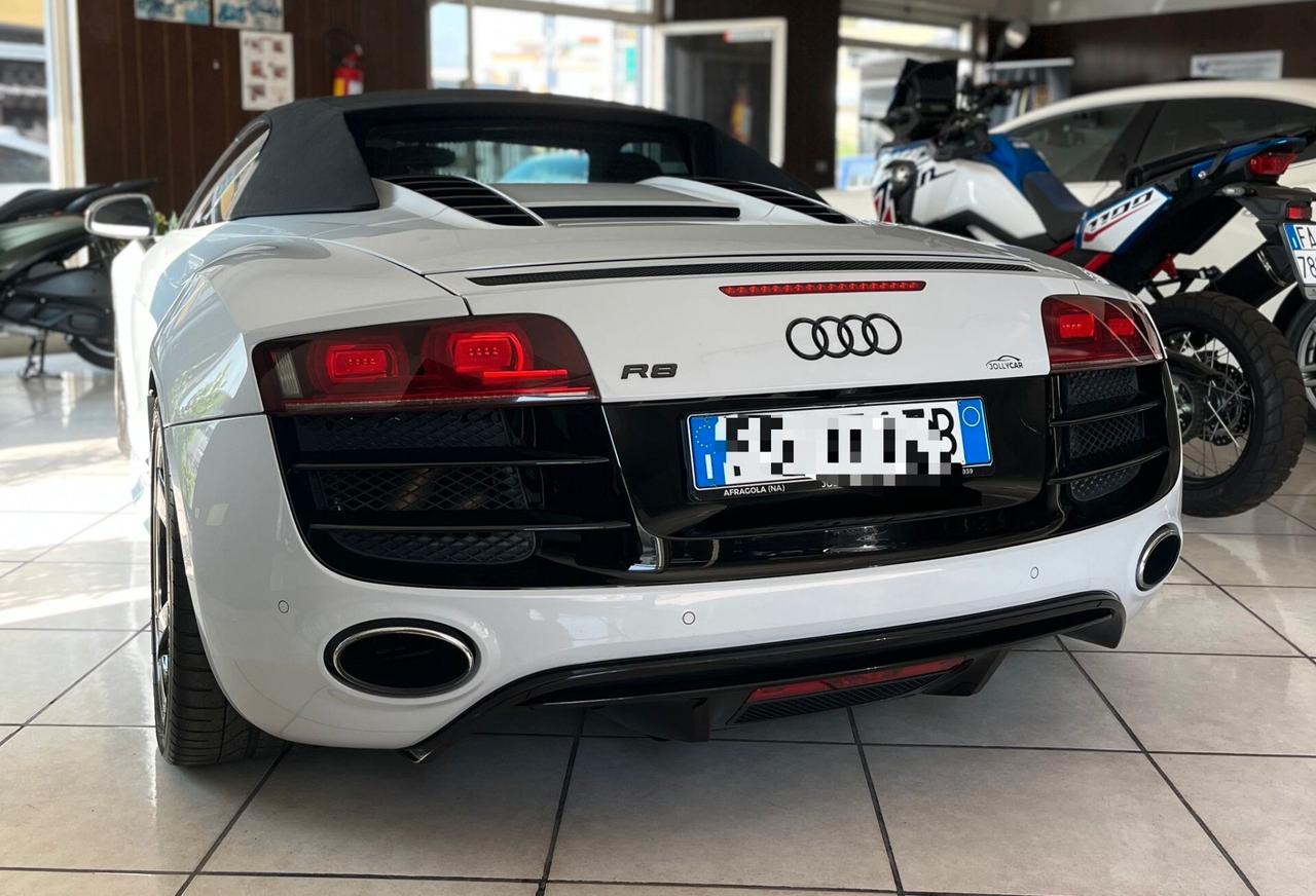 Audi R8 5.2 V 10 525 CV R-TRONIC QUATTRO SPYDER