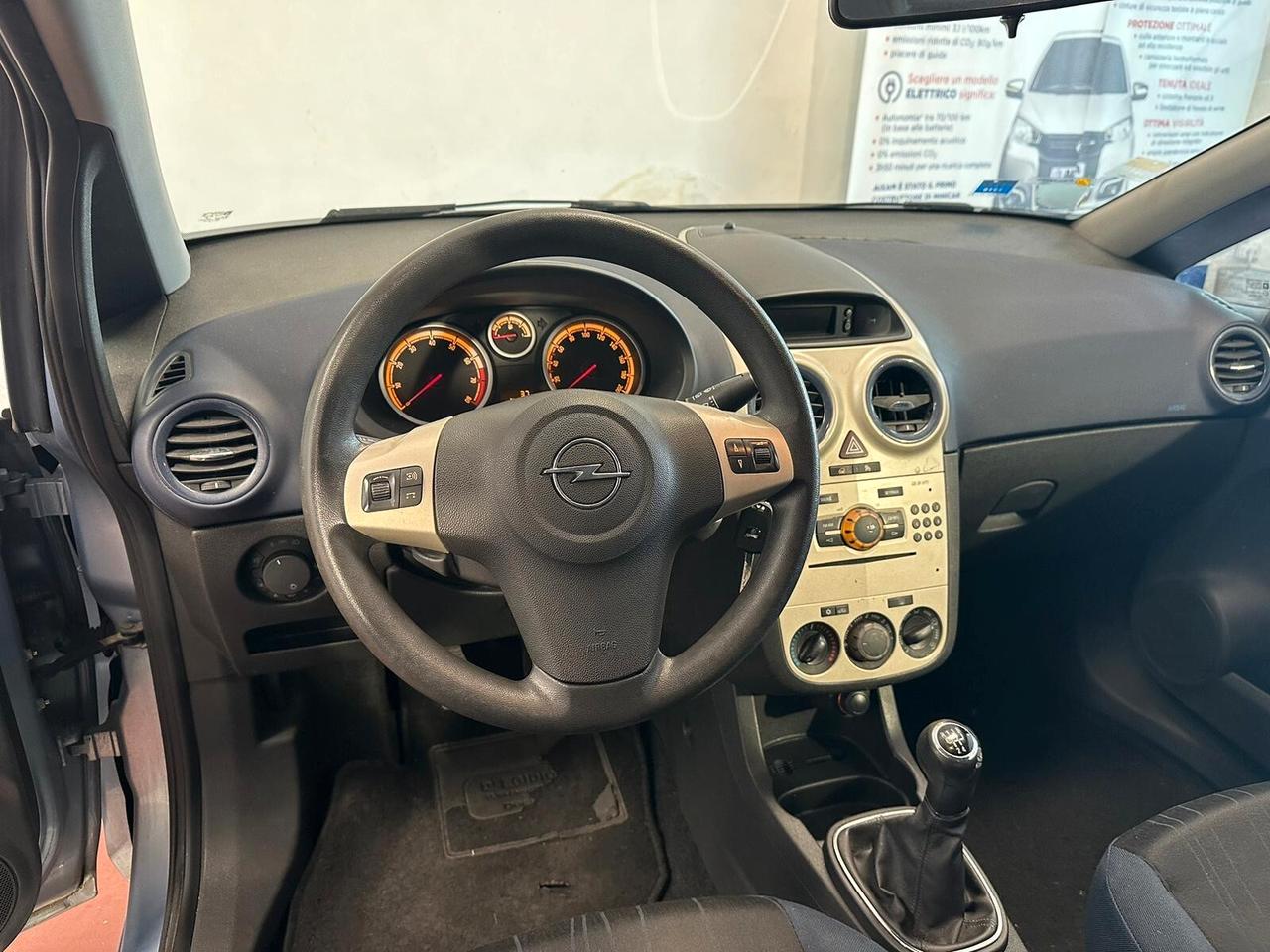 Opel Corsa 1.2 3 porte Club