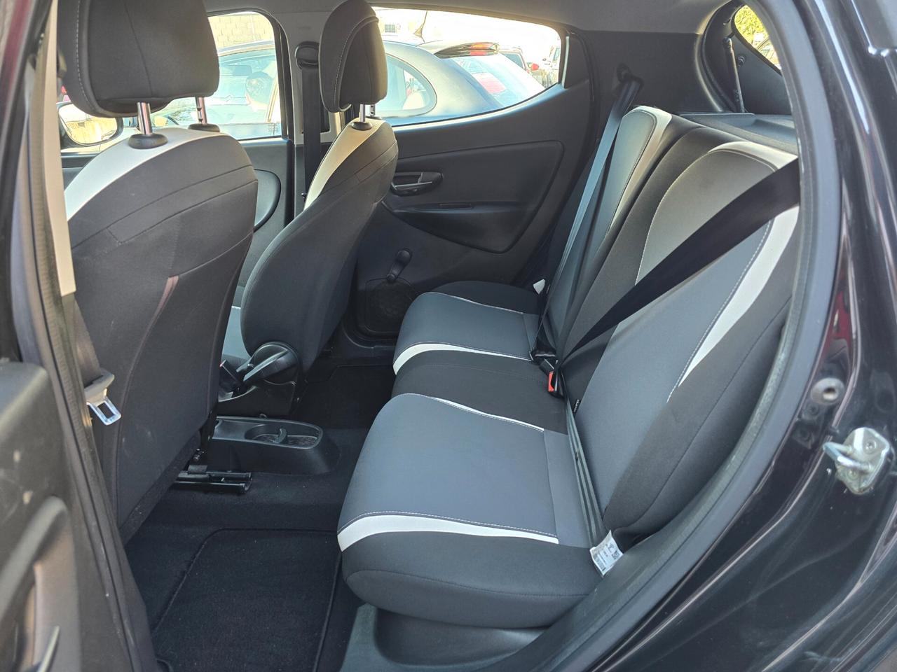 Lancia Ypsilon 0.9 TwinAir metano full opt nuova 2014