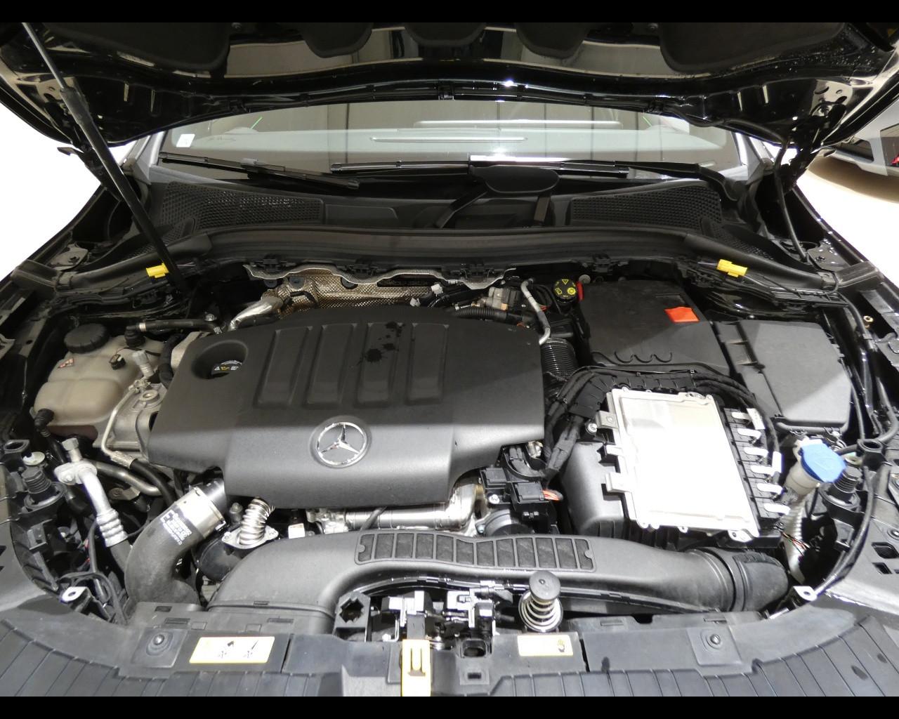 Mercedes-Benz GLA (H247) - GLA 200 d Automatic Premium