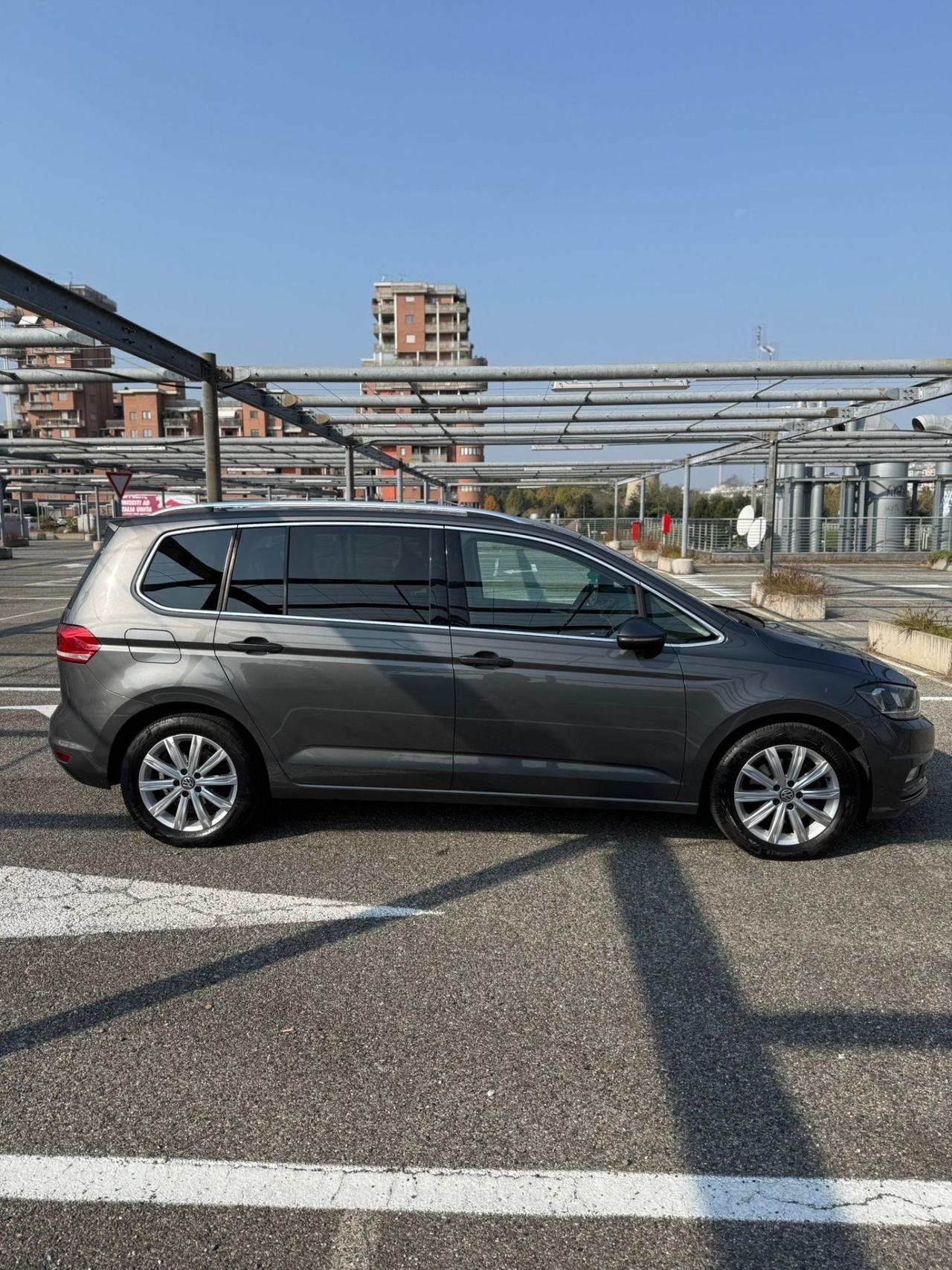 Volkswagen Touran 2.0 TDI 150 CV SCR DSG Executive BlueMotion Tech.