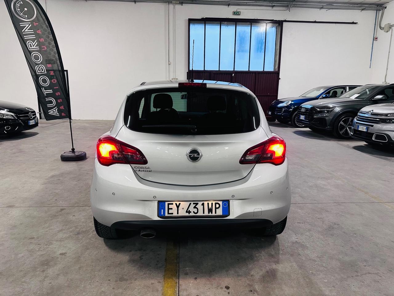 Opel Corsa 1.2 Coupé b-Color