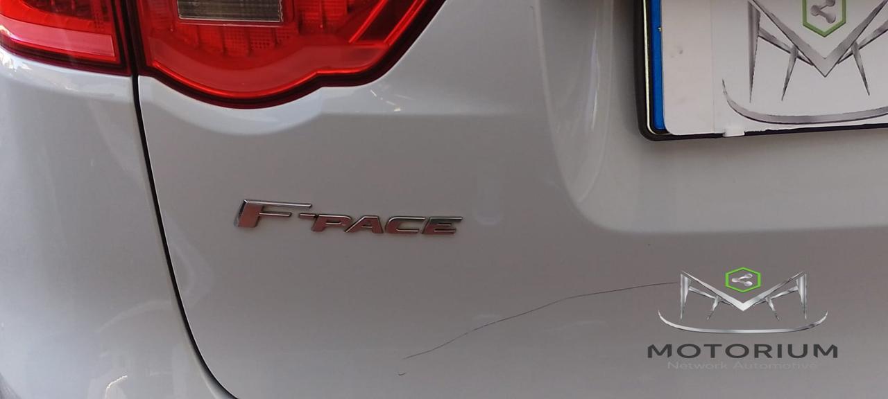 Jaguar F-Pace 2.0cc 180cv PORTFOLIO