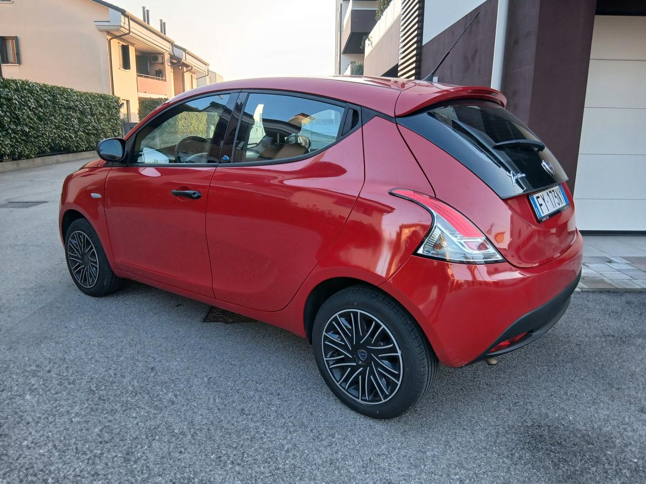 Lancia Ypsilon 1.2 69 CV 5 porte S&S unico proprietario tua a € 193 mese