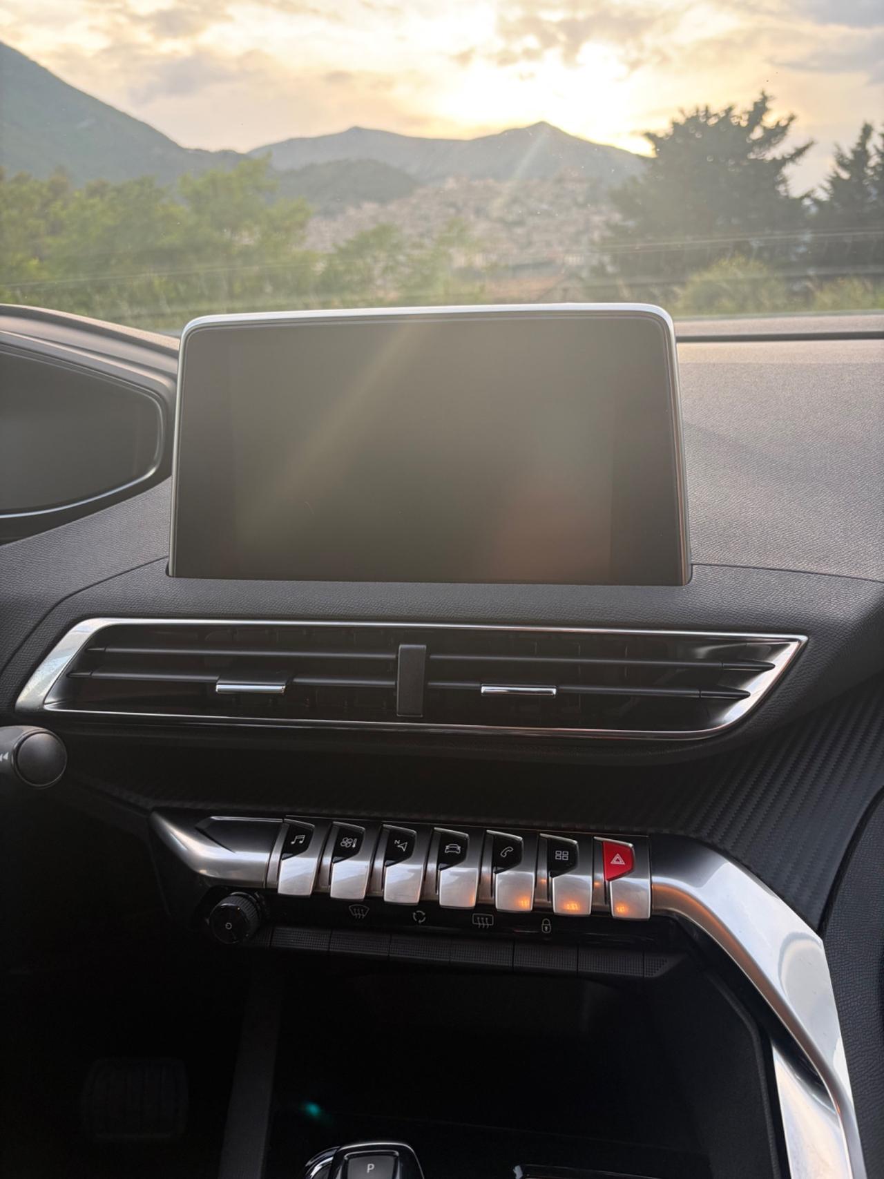 PEUGEOT 3008 BLUE HDI 2022
